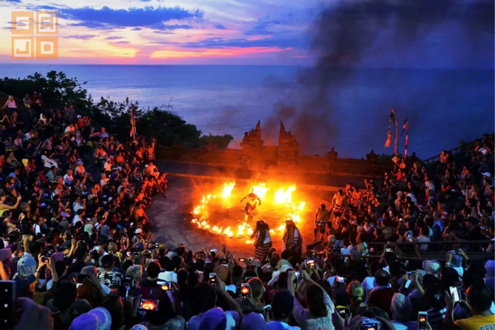 kecak dance uluwatu